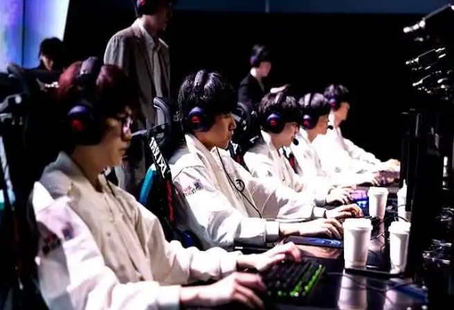 LPL：Theshy惨遭疯狂针对   BLG干净利落3比0横扫IG！