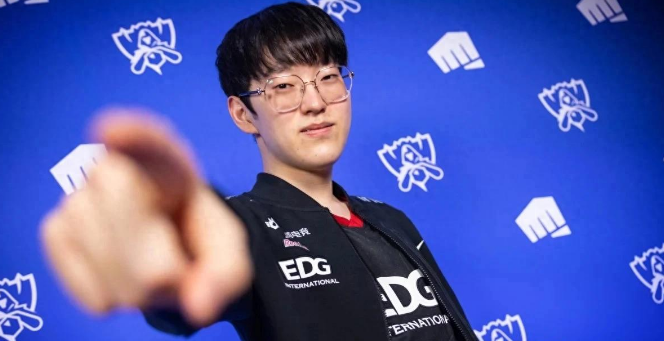 LOL：JDG预支Scout工资还债     MLXG做好当老赖的准备！