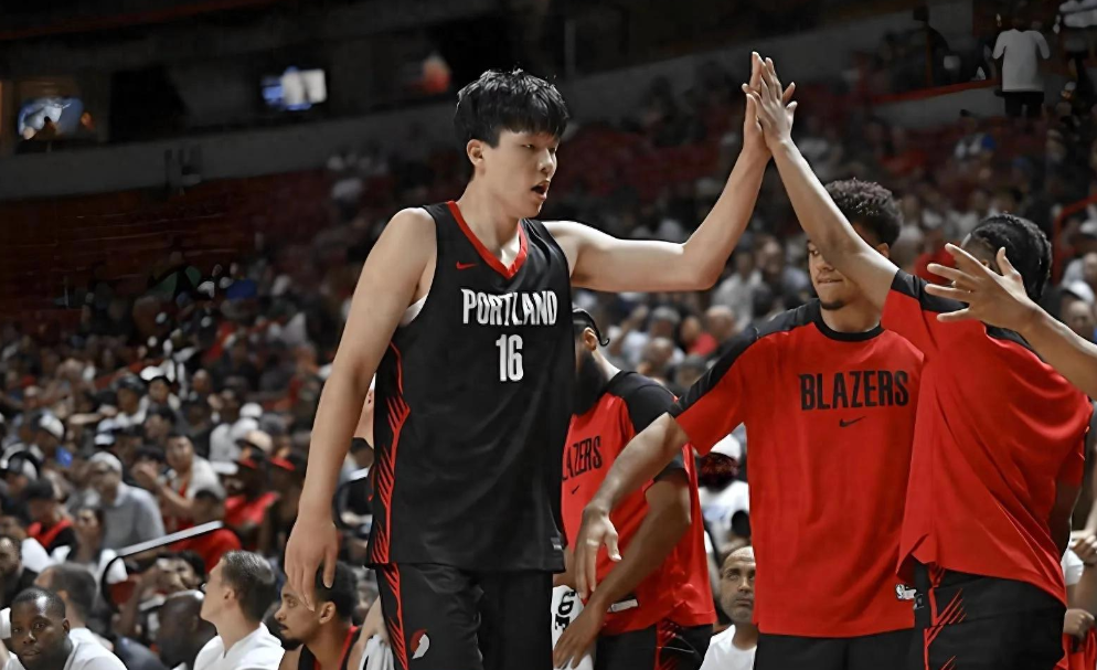 NBA：杨瀚森数据下滑？有人为防他犯规7次，灰熊对其很“关照”